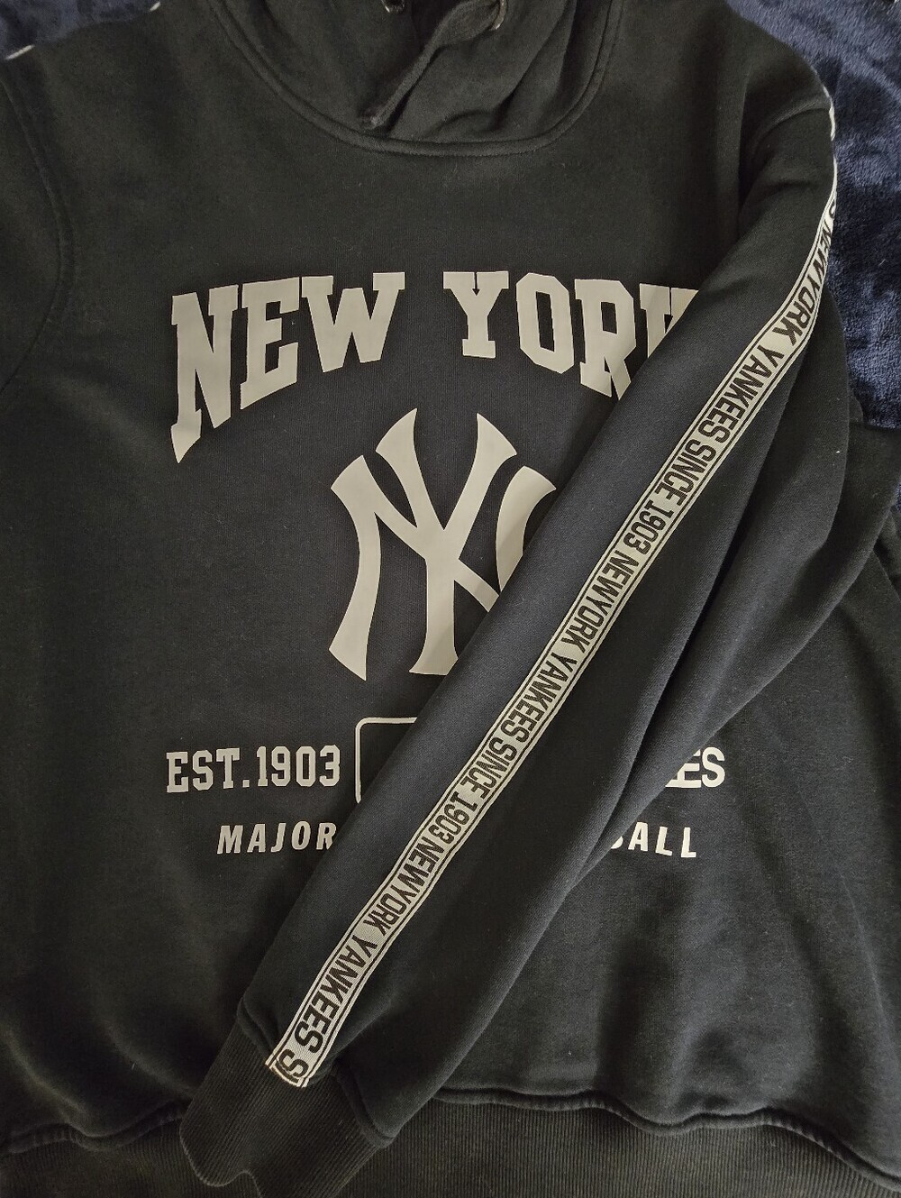 New York Yankees Major League Baseball Hoodie Size L - Picture 11 of 12